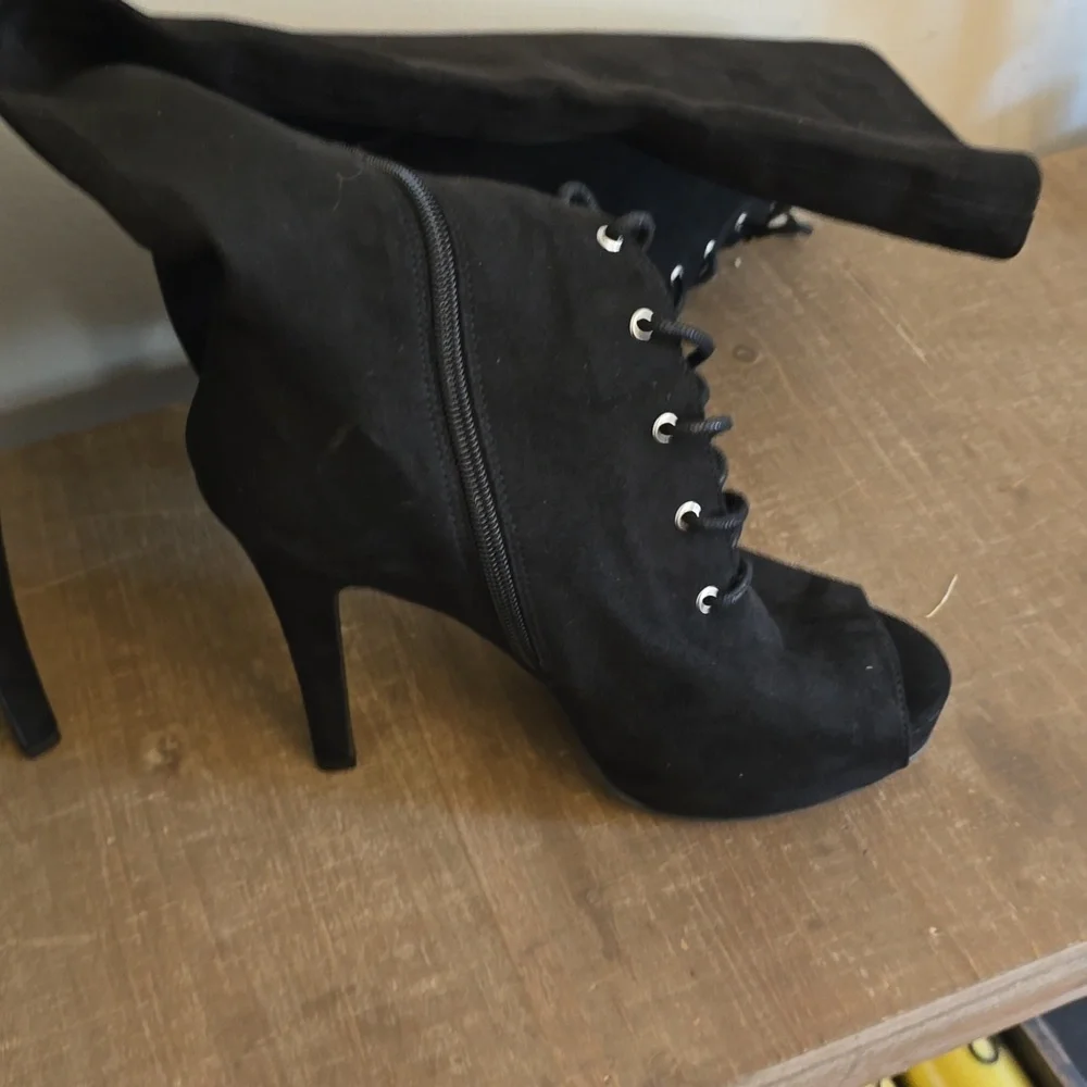 Open Toe Lace-Up Over the knee Platform Boot - Picture 5 of 5